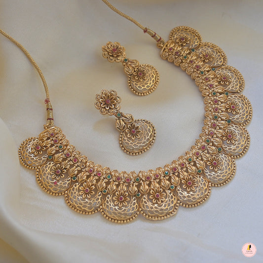 Elegant Gold-Plated Jewellery Set for Women – Necklace & Earrings