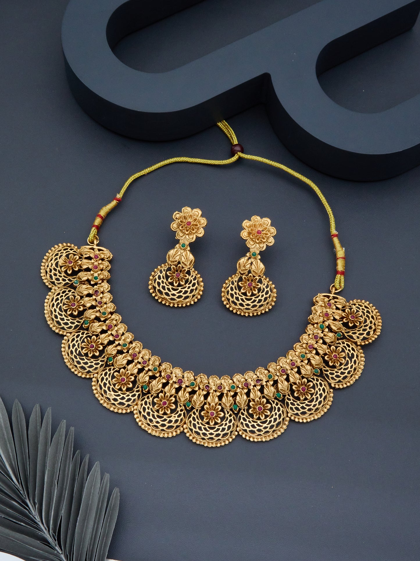 Elegant Gold-Plated Jewellery Set for Women – Necklace & Earrings