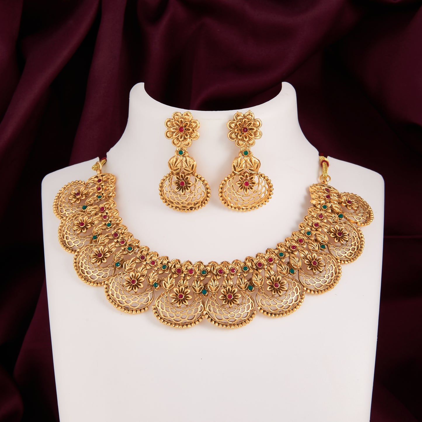 Elegant Gold-Plated Jewellery Set for Women – Necklace & Earrings