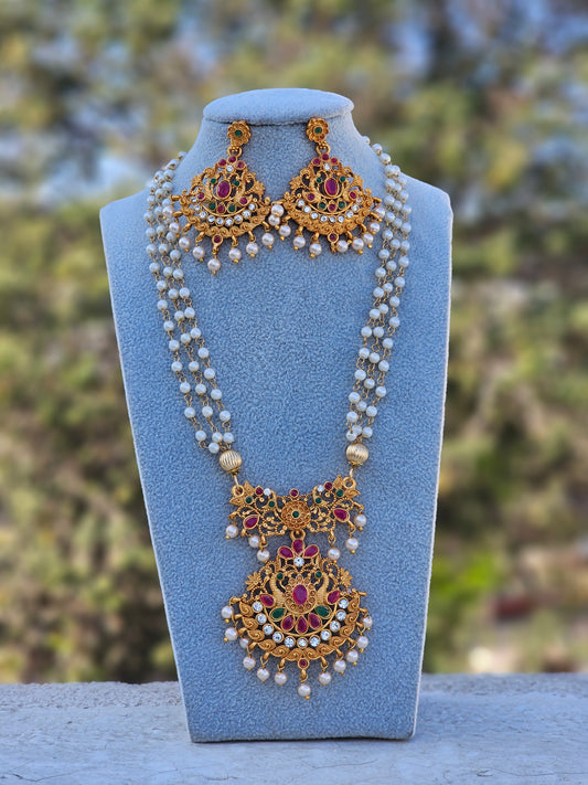 Elegant Gold-Plated Jewellery Set for Women – Necklace & Earrings