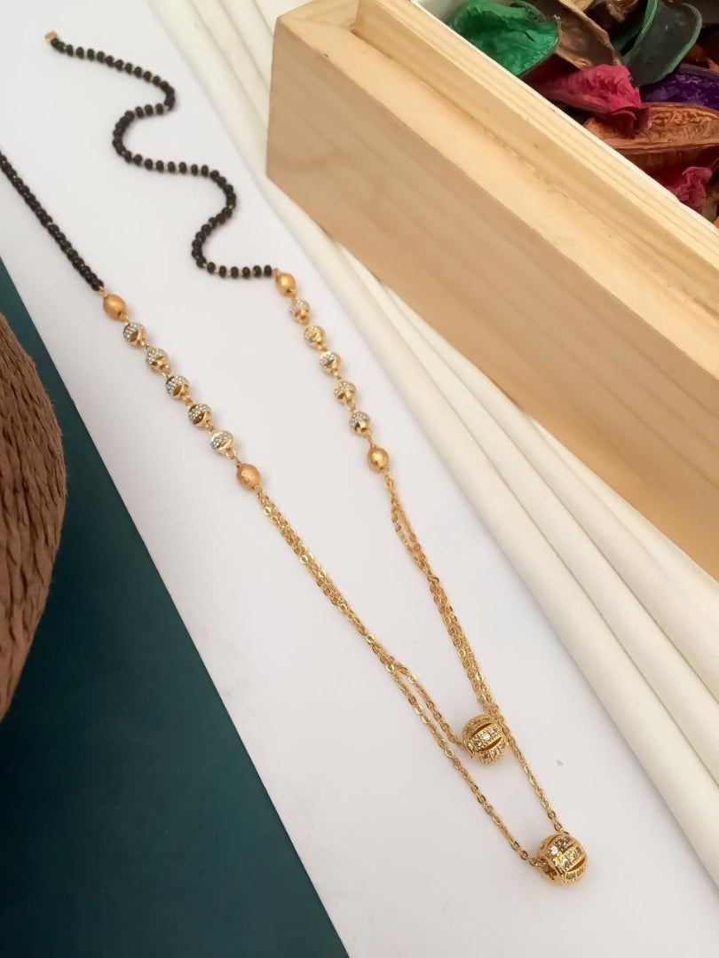 Umbrella's Golden Dokiya Necklace for Women – Traditional Indian Bridal Jewelry