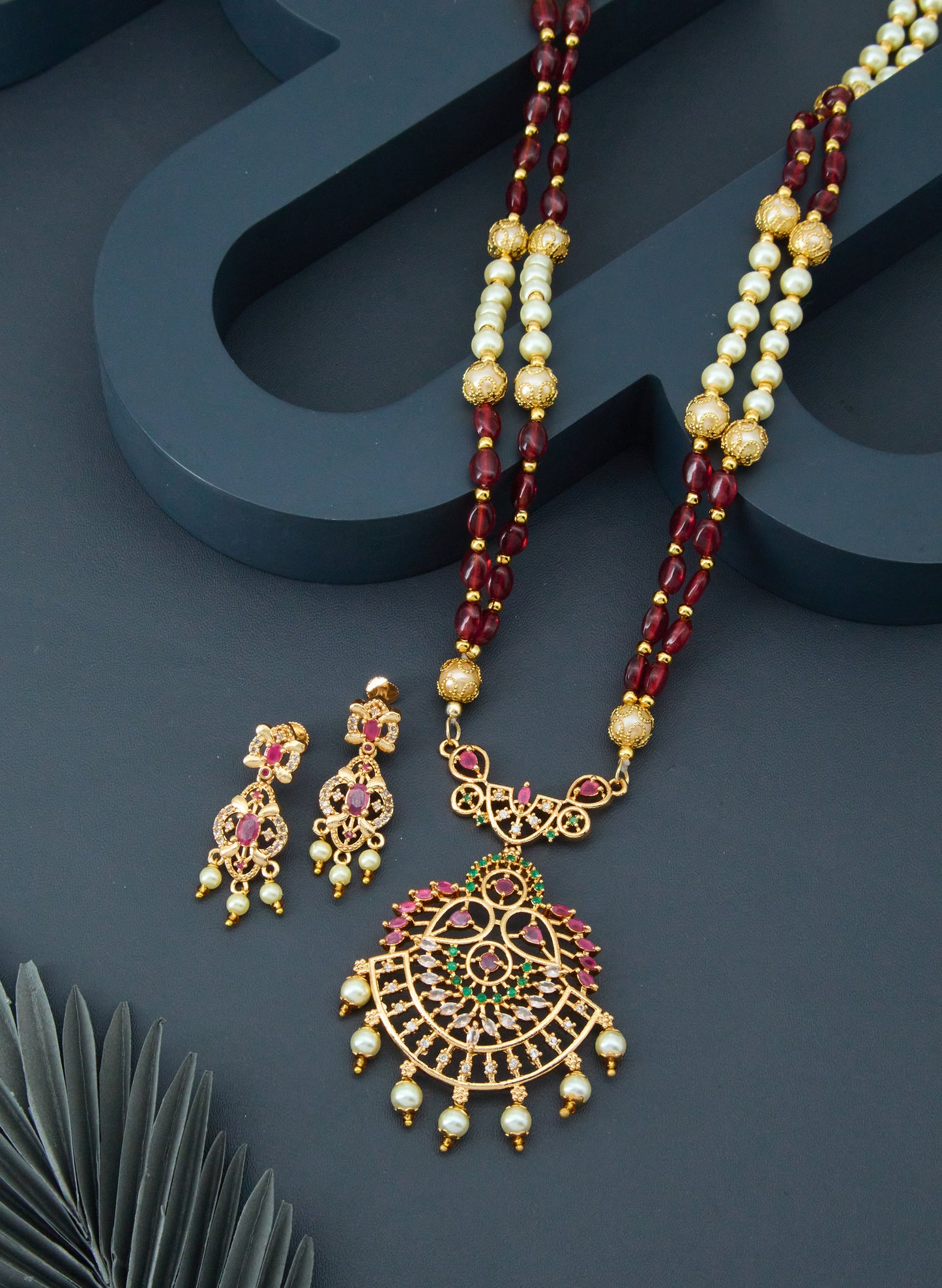 Elegant Gold-Plated Jewellery Set for Women – Necklace & Earrings