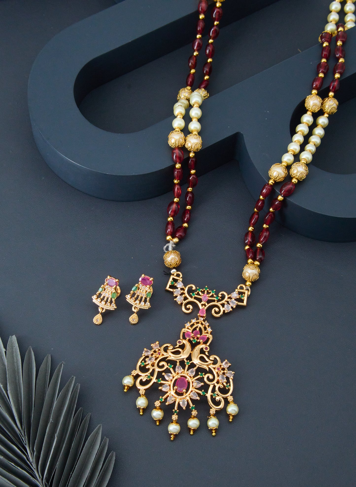 Elegant Gold-Plated Jewellery Set for Women – Necklace & Earrings