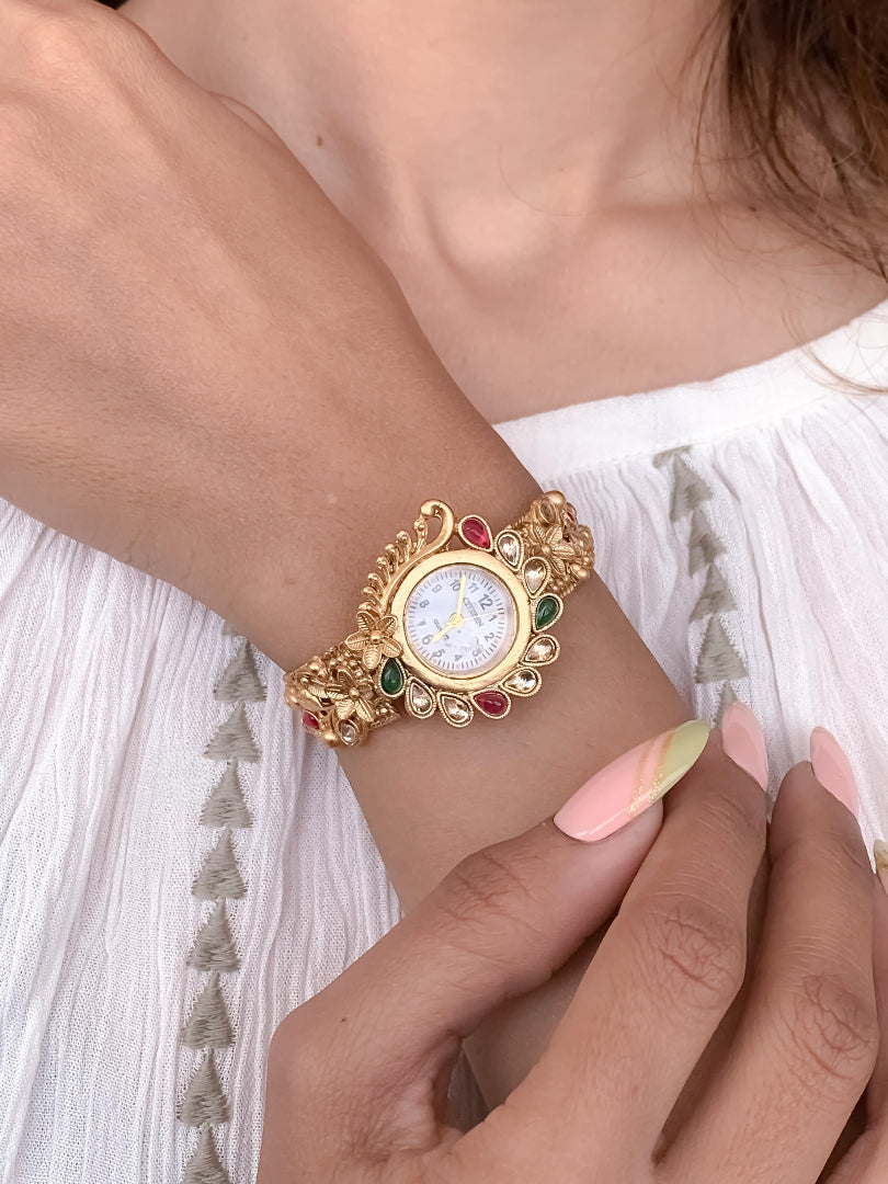 Luxury Golden Women's Watch – Diamond Round Dial | Brass Bracelet | Free Size | Timeless Elegance