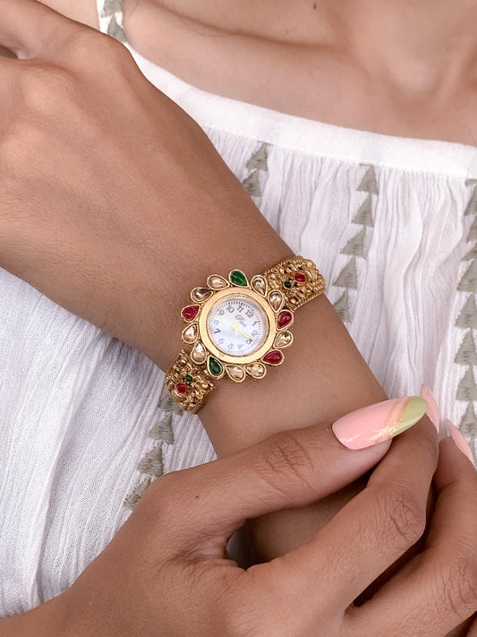 Luxury Golden Women's Watch – Diamond Round Dial | Brass Bracelet | Free Size | Timeless Elegance