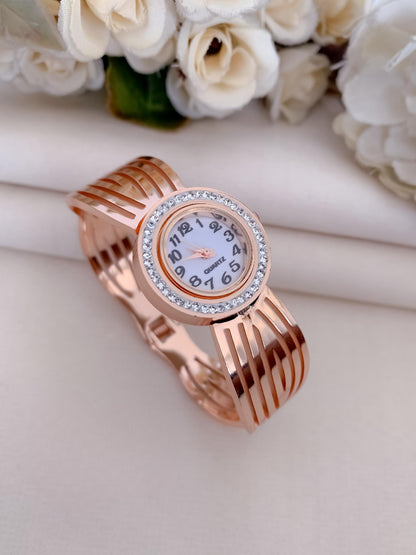 Elegant Rose Gold Women's Watch – Round Diamond Dial | Brass Bracelet | Free Size | Luxury Timepiece