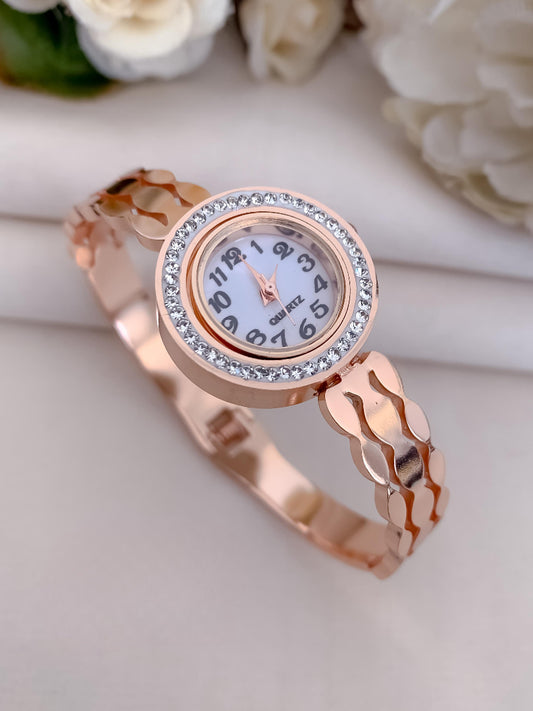 Elegant Rose Gold Women's Watch – Round Diamond Dial | Brass Bracelet | Free Size | Luxury Timepiece