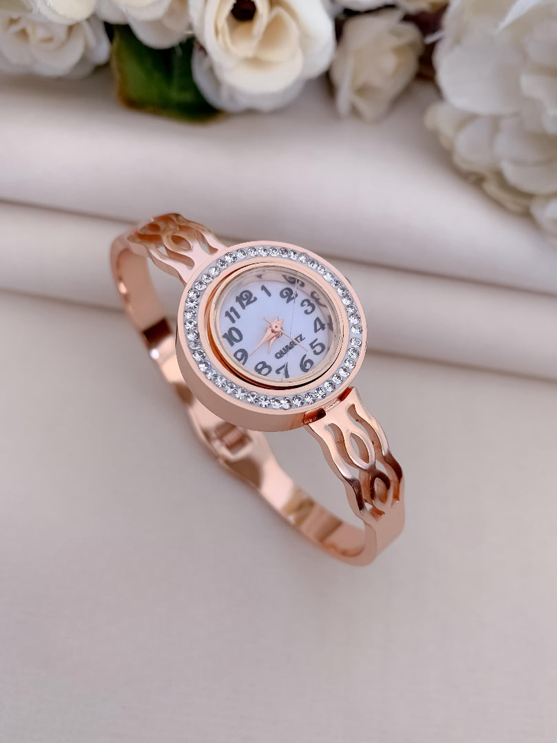 Elegant Rose Gold Women's Watch – Round Diamond Dial | Brass Bracelet | Free Size | Luxury Timepiece